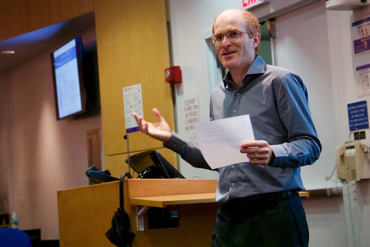 Olivier Toubia delivers a lecture to students
